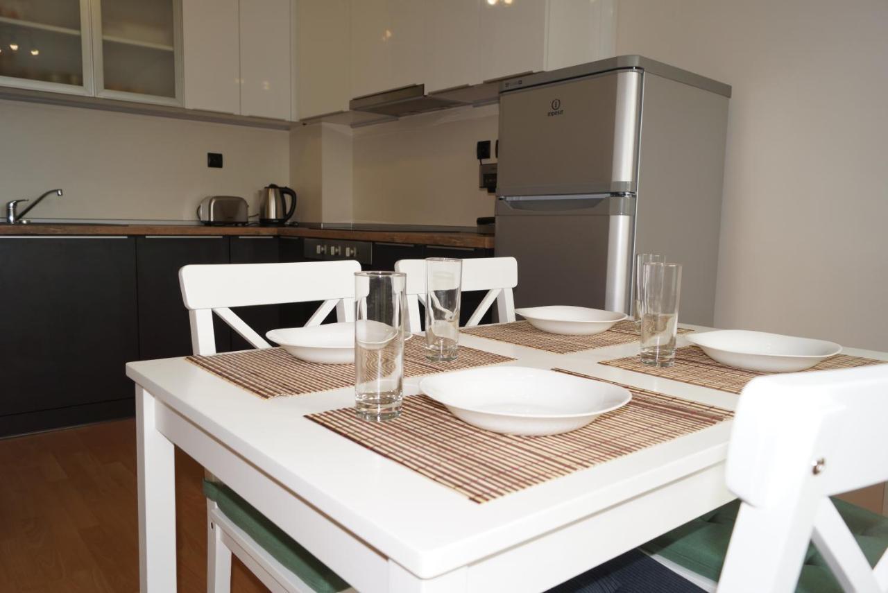Spacious 2Bdr - Free Parking - Walk Everywhere - 300 Mbps Wifi Varna Luaran gambar