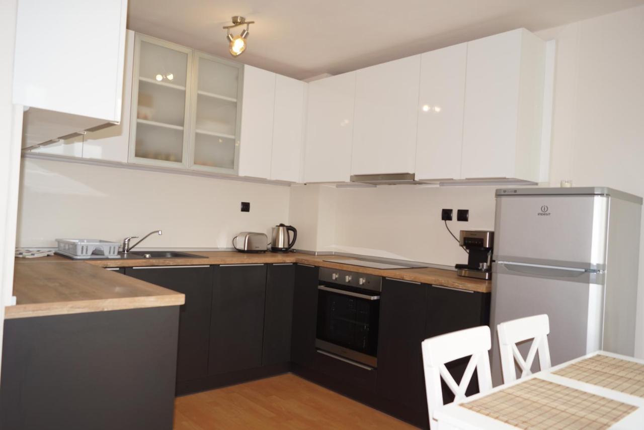 Spacious 2Bdr - Free Parking - Walk Everywhere - 300 Mbps Wifi Varna Luaran gambar